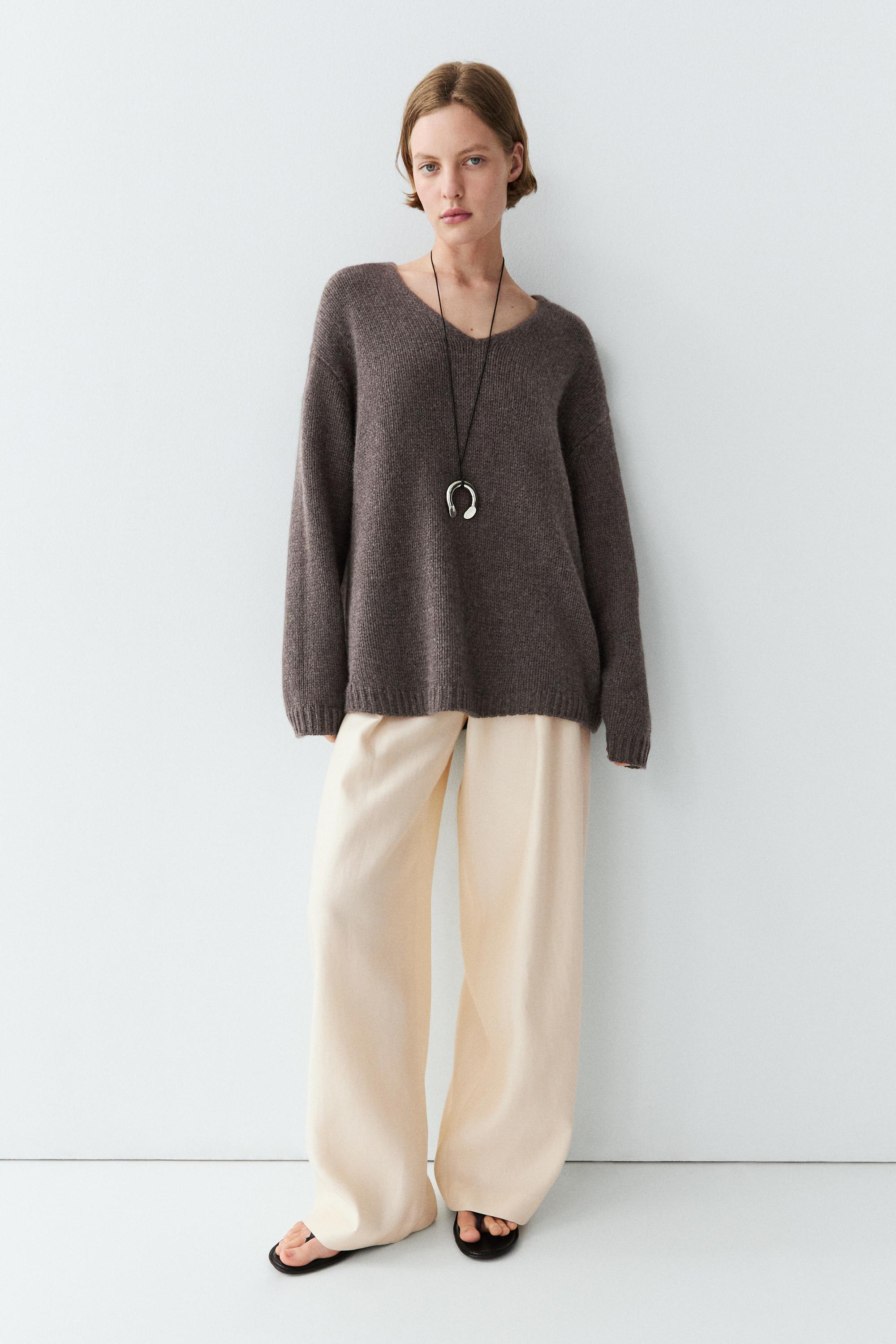 100% cashmere V-neck sweater